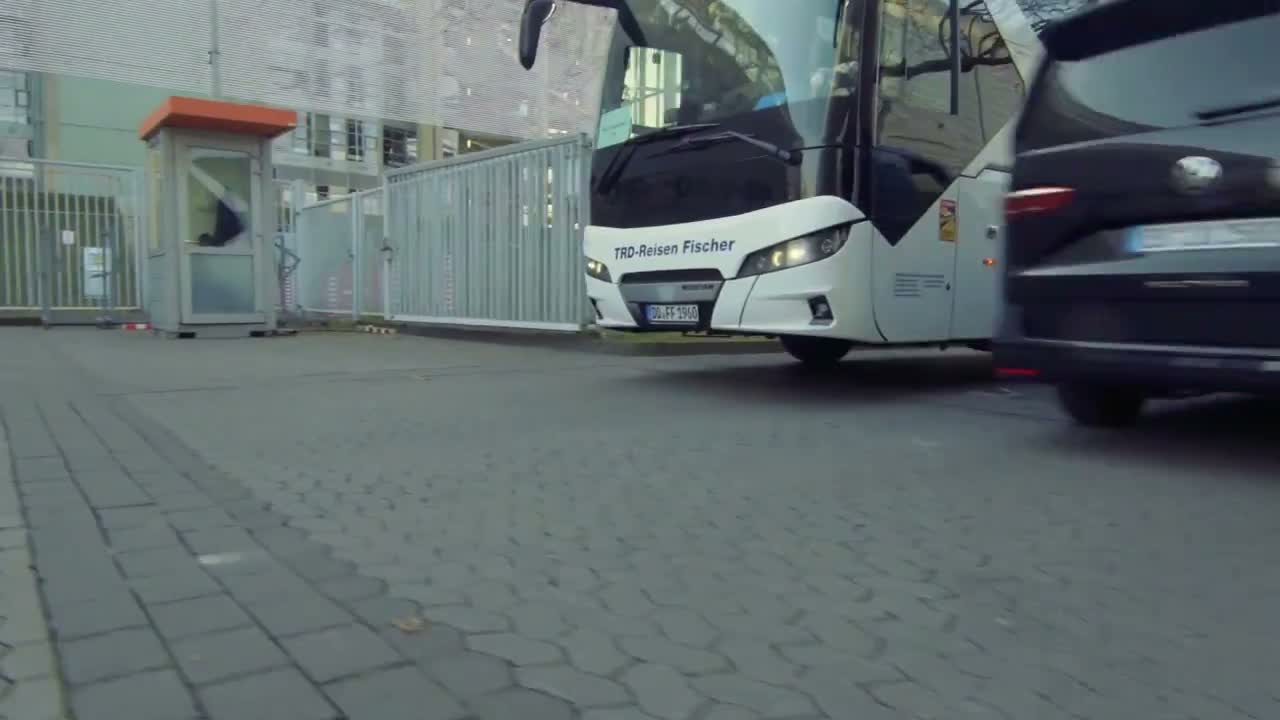 Ausschnitt aus der MVMNTS-Filmproduktion für RELAY. Heutige Referenz, keine Verbindung zur FIFA-/YouTube-Ankündigung.